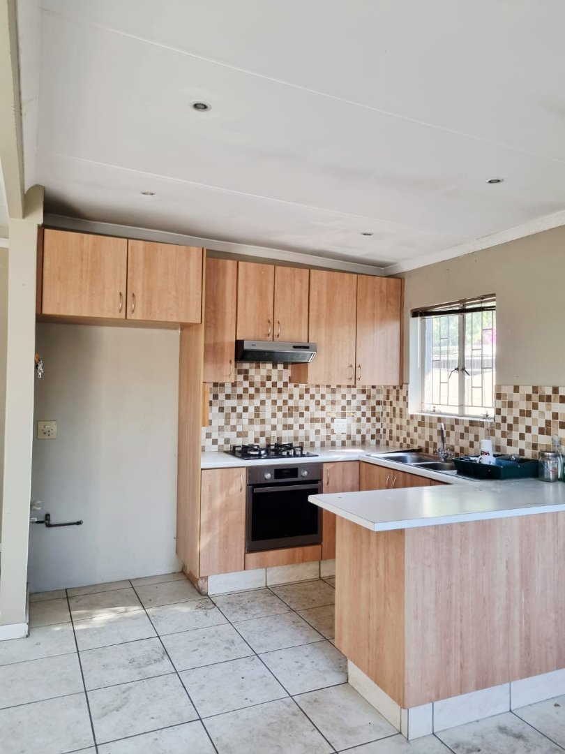 4 Bedroom Property for Sale in New Redruth Gauteng
