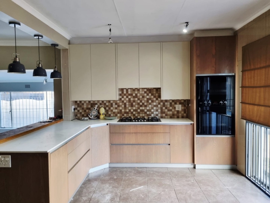4 Bedroom Property for Sale in New Redruth Gauteng