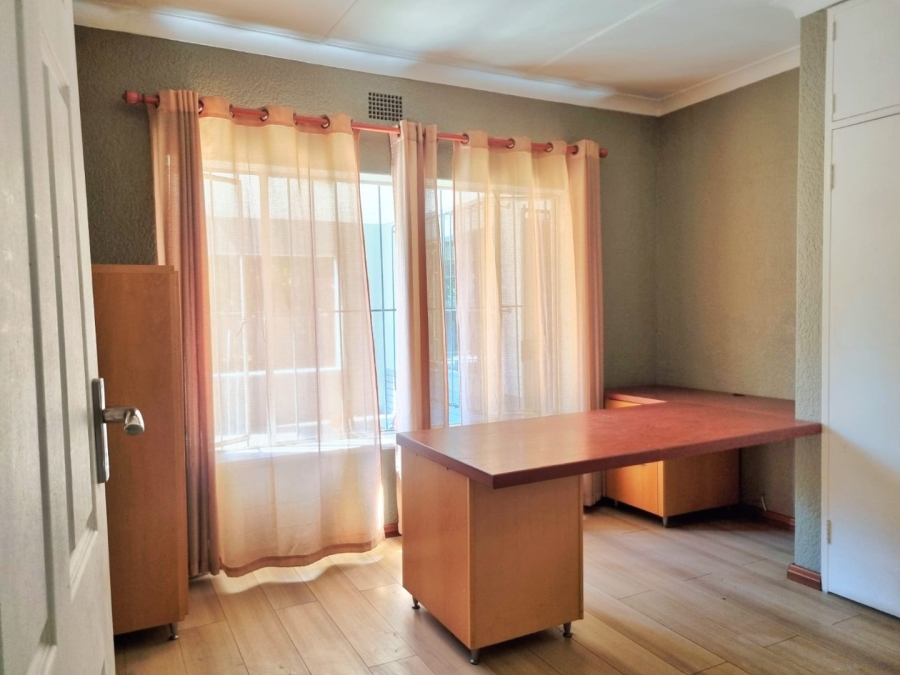 4 Bedroom Property for Sale in New Redruth Gauteng