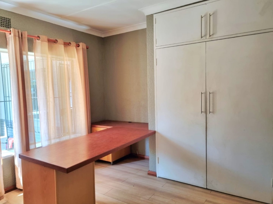 4 Bedroom Property for Sale in New Redruth Gauteng