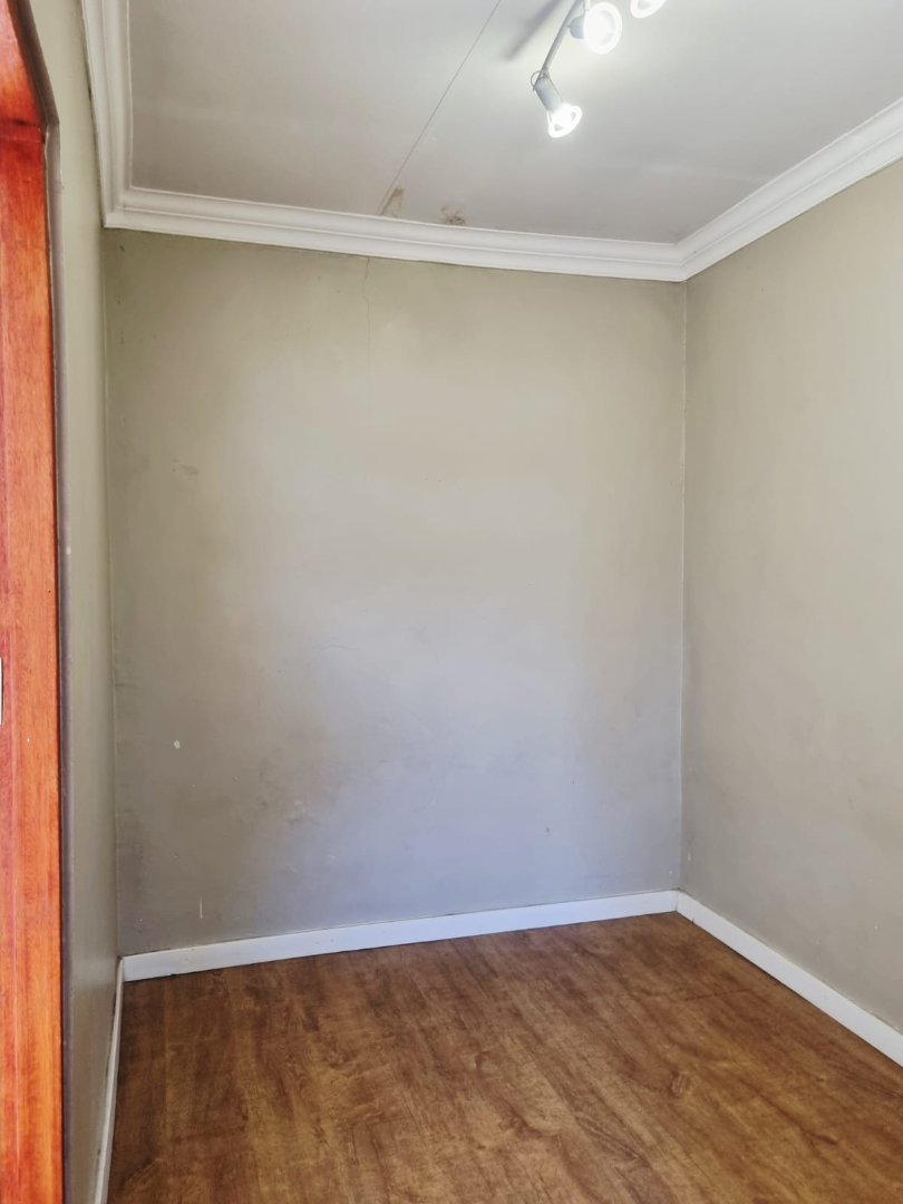 4 Bedroom Property for Sale in New Redruth Gauteng