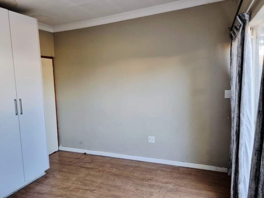 4 Bedroom Property for Sale in New Redruth Gauteng