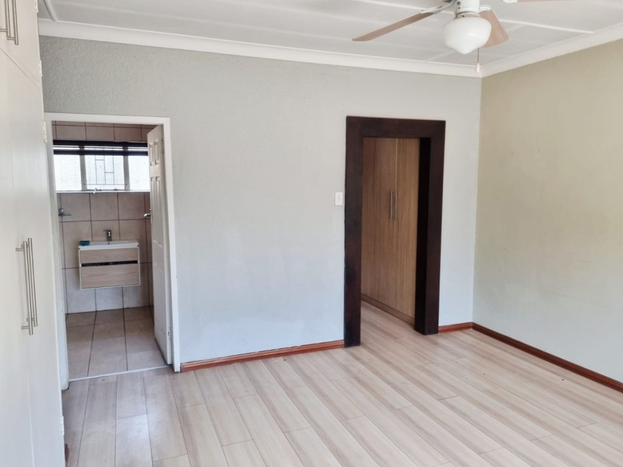 4 Bedroom Property for Sale in New Redruth Gauteng