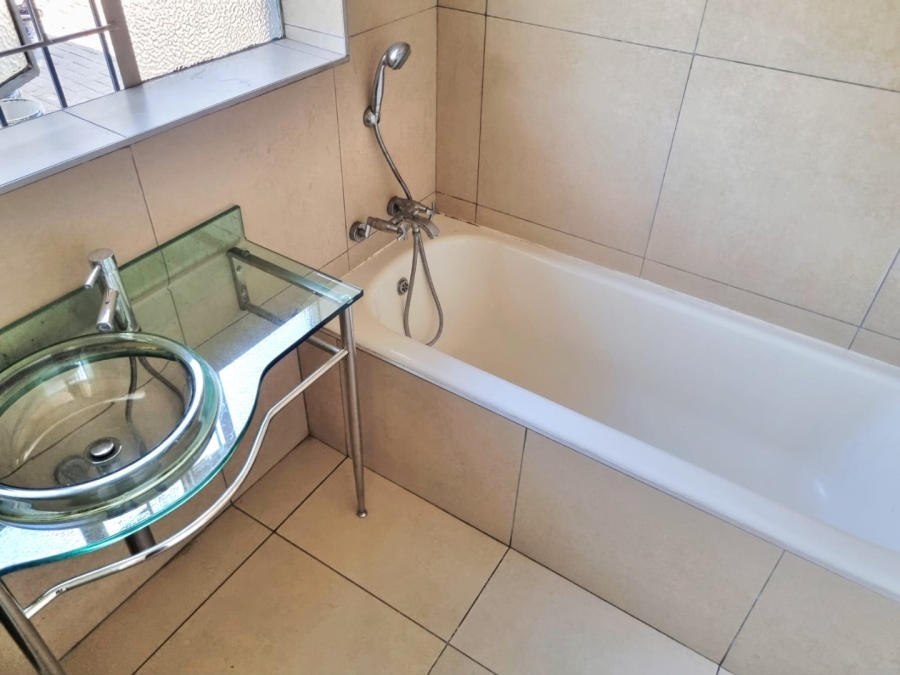4 Bedroom Property for Sale in New Redruth Gauteng