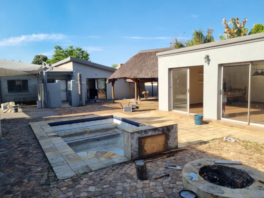 4 Bedroom Property for Sale in New Redruth Gauteng