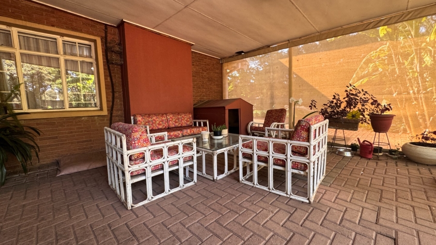 6 Bedroom Property for Sale in Three Rivers Proper Gauteng