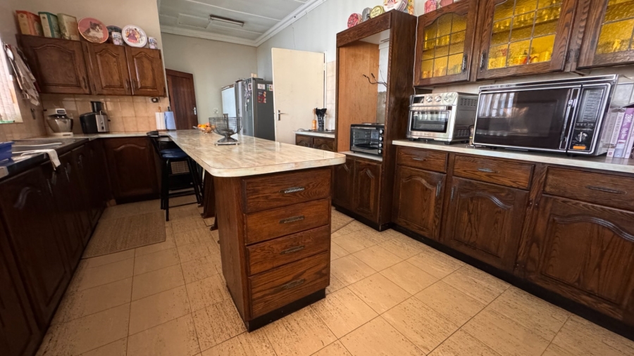 6 Bedroom Property for Sale in Three Rivers Proper Gauteng