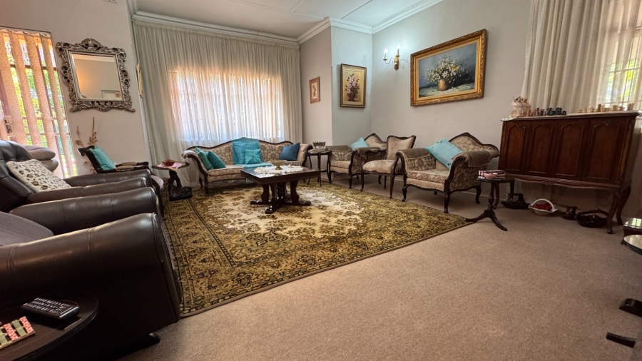6 Bedroom Property for Sale in Three Rivers Proper Gauteng