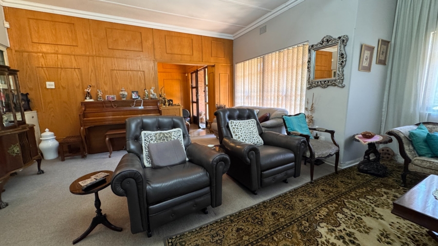 6 Bedroom Property for Sale in Three Rivers Proper Gauteng
