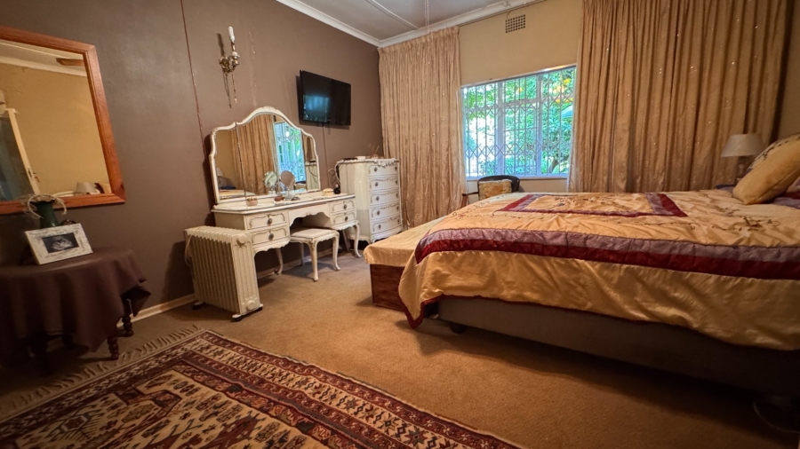 6 Bedroom Property for Sale in Three Rivers Proper Gauteng