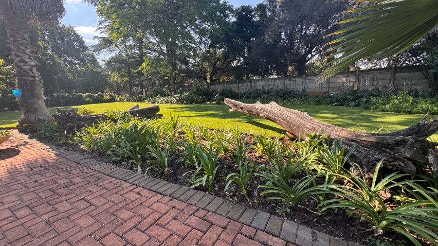 6 Bedroom Property for Sale in Three Rivers Proper Gauteng