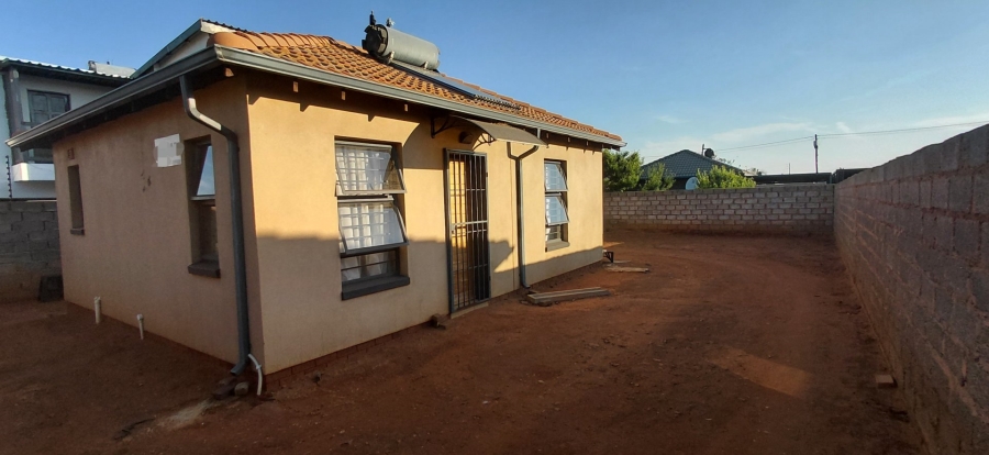 2 Bedroom Property for Sale in Protea Glen Gauteng
