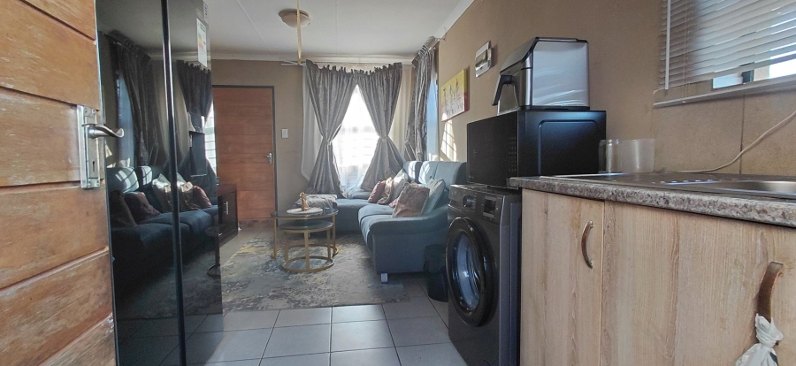 2 Bedroom Property for Sale in Protea Glen Gauteng