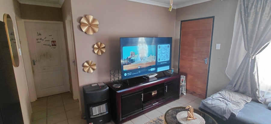 2 Bedroom Property for Sale in Protea Glen Gauteng