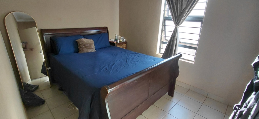 2 Bedroom Property for Sale in Protea Glen Gauteng