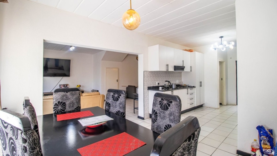 3 Bedroom Property for Sale in Corlett Gardens Gauteng