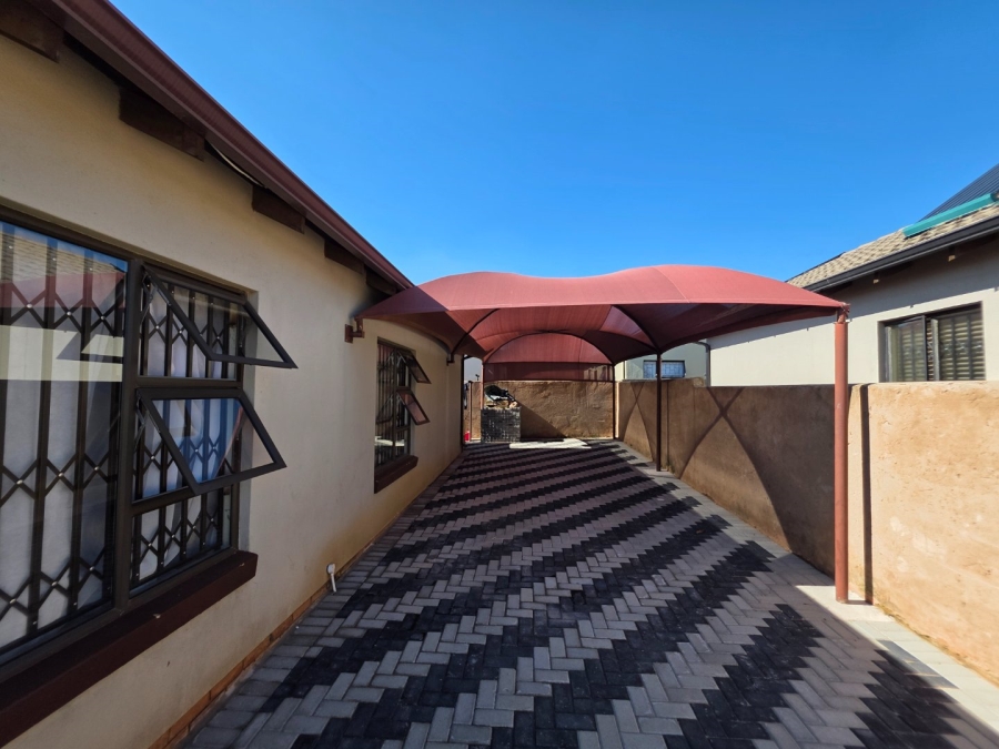 To Let 3 Bedroom Property for Rent in Soshanguve VV Gauteng