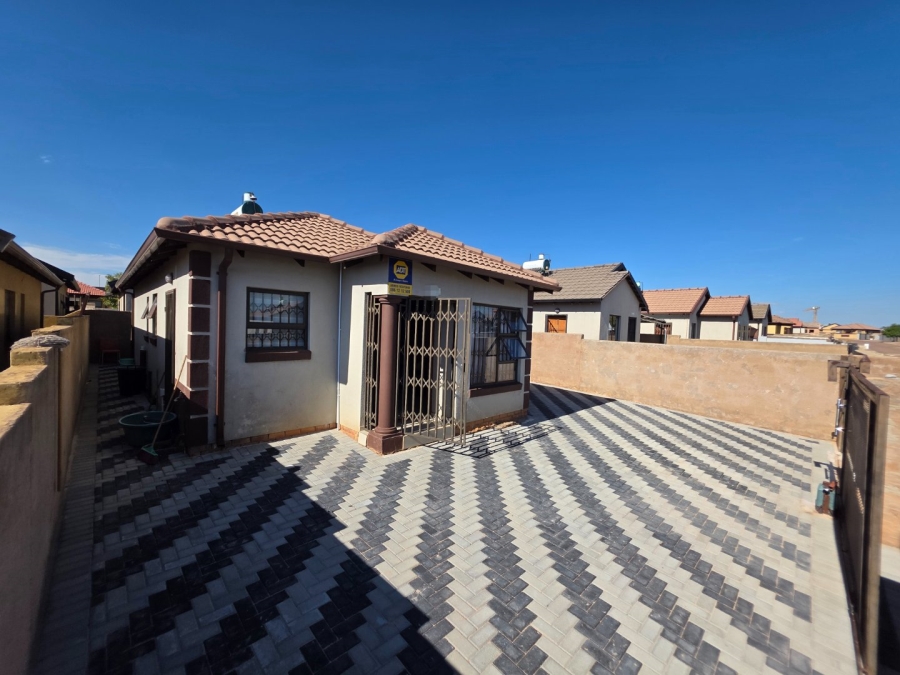 To Let 3 Bedroom Property for Rent in Soshanguve VV Gauteng