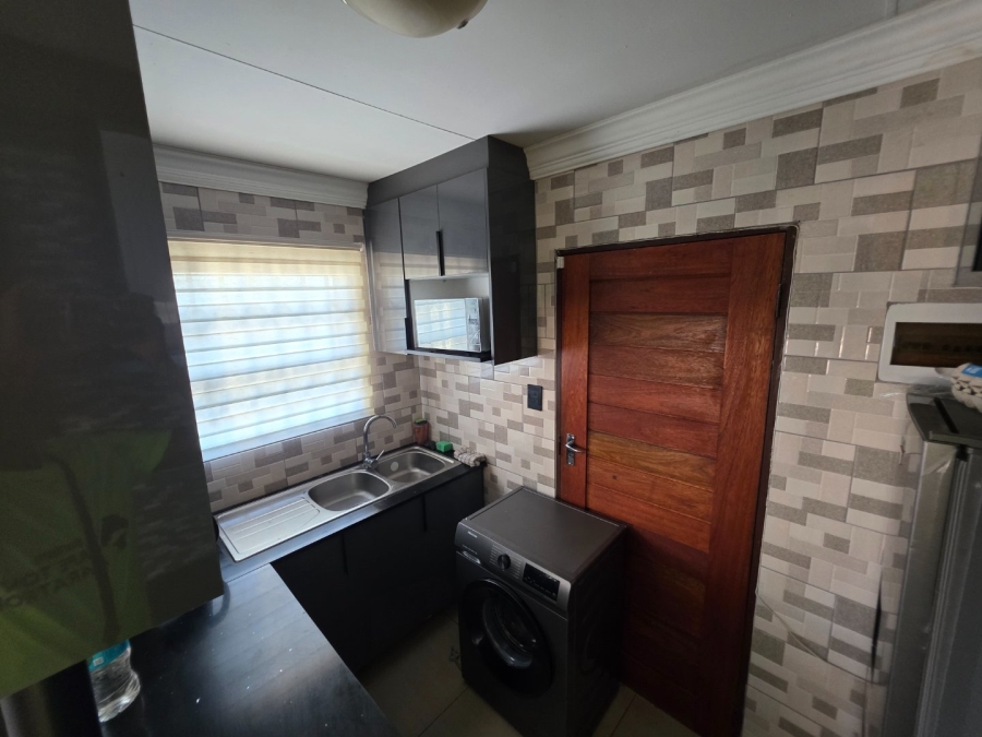 To Let 3 Bedroom Property for Rent in Soshanguve VV Gauteng
