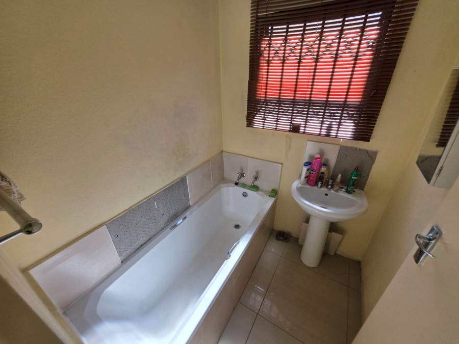 To Let 3 Bedroom Property for Rent in Soshanguve VV Gauteng