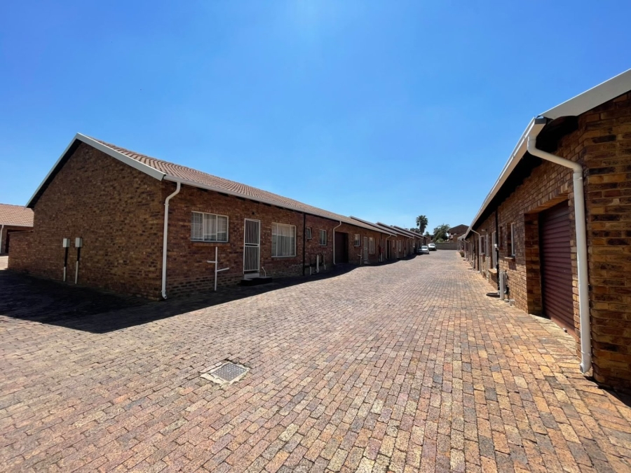 To Let 3 Bedroom Property for Rent in Mayfield Park Gauteng
