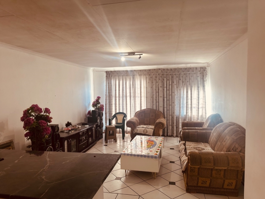 3 Bedroom Property for Sale in Mondeor Gauteng