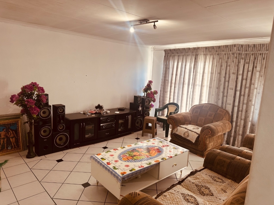 3 Bedroom Property for Sale in Mondeor Gauteng