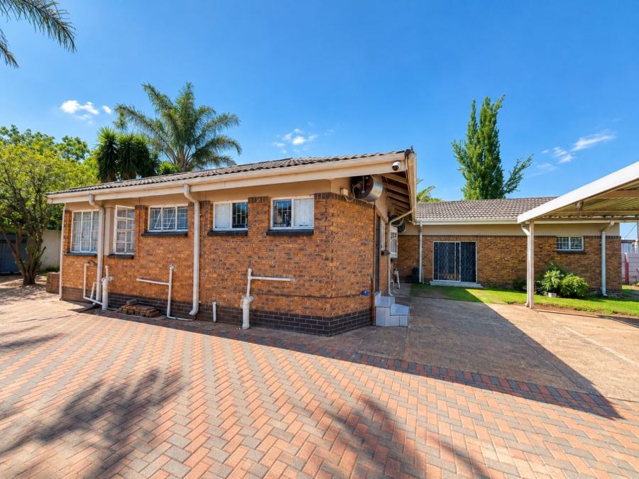 6 Bedroom Property for Sale in Kempton Park Ah Gauteng