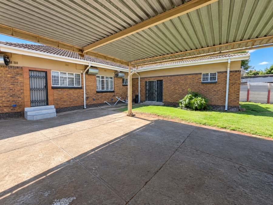 6 Bedroom Property for Sale in Kempton Park Ah Gauteng