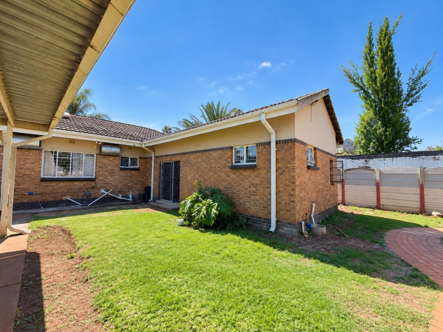 6 Bedroom Property for Sale in Kempton Park Ah Gauteng