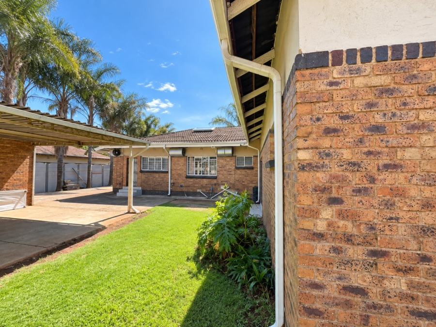 6 Bedroom Property for Sale in Kempton Park Ah Gauteng