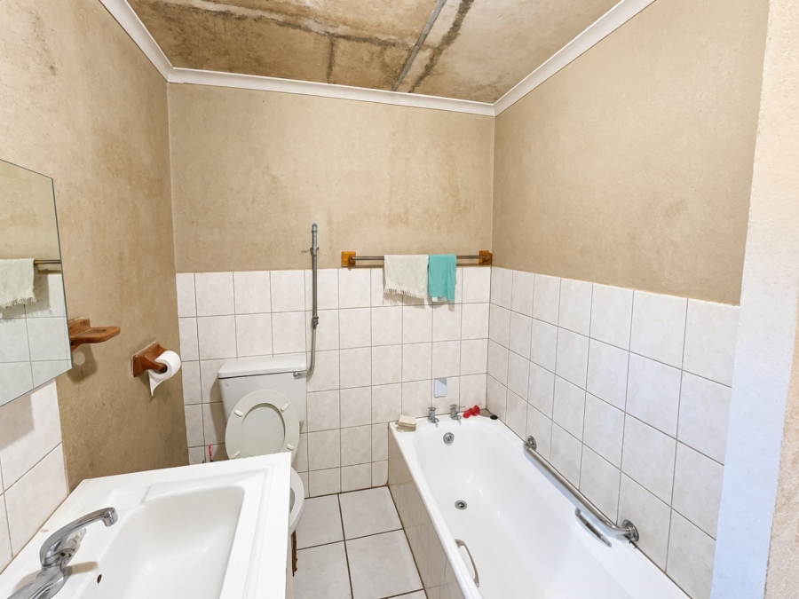 6 Bedroom Property for Sale in Kempton Park Ah Gauteng