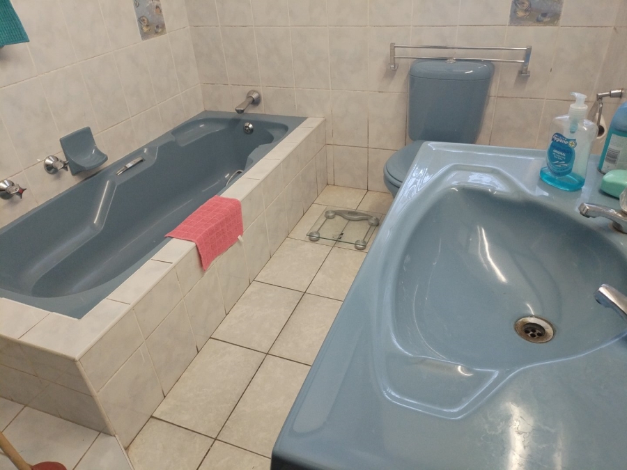 3 Bedroom Property for Sale in Selection Park Gauteng