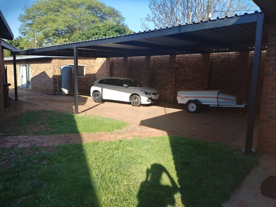 3 Bedroom Property for Sale in Selection Park Gauteng