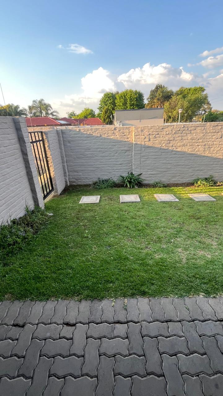  Bedroom Property for Sale in Norton Park Gauteng