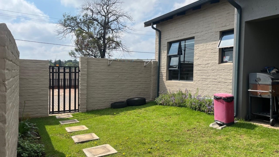  Bedroom Property for Sale in Norton Park Gauteng
