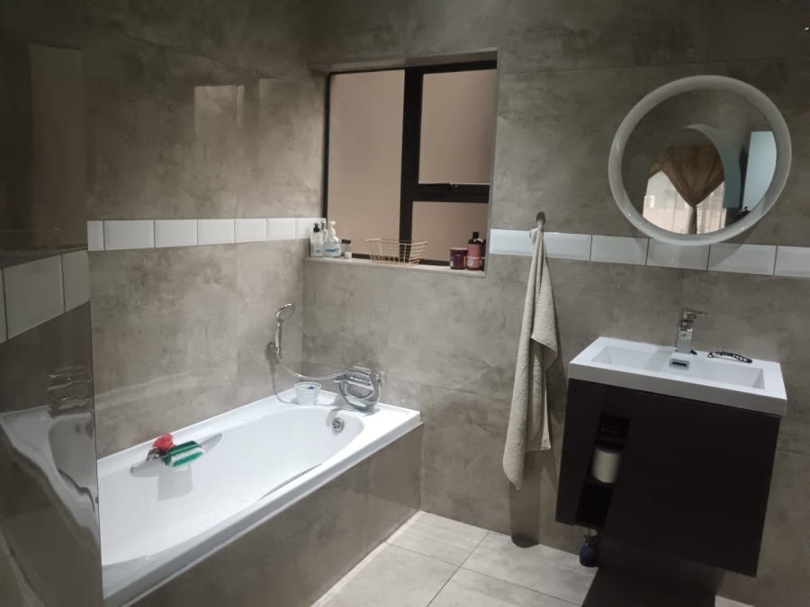 3 Bedroom Property for Sale in Klippoortje Gauteng
