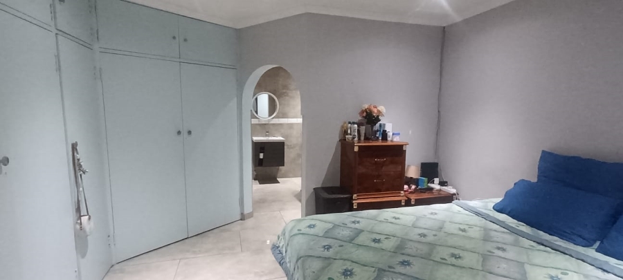 3 Bedroom Property for Sale in Klippoortje Gauteng