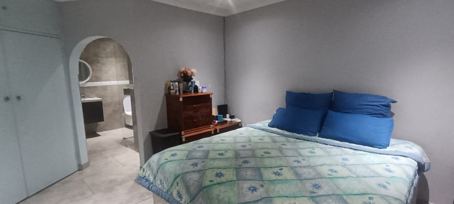 3 Bedroom Property for Sale in Klippoortje Gauteng