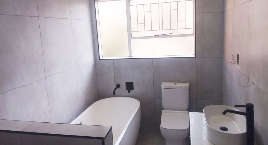 3 Bedroom Property for Sale in Glenvista Gauteng