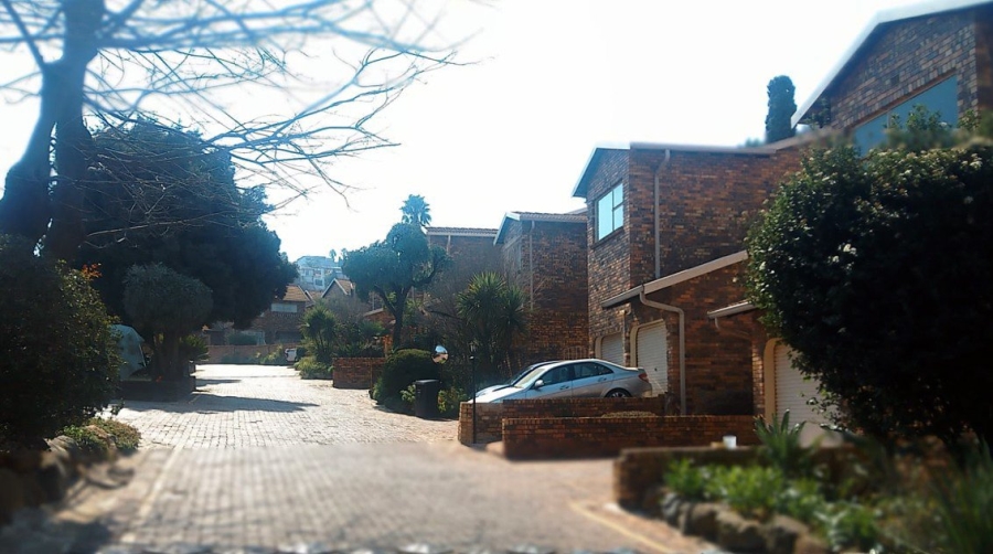 3 Bedroom Property for Sale in Glenvista Gauteng