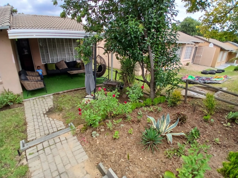 To Let 3 Bedroom Property for Rent in Country View Gauteng