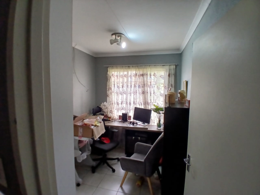 To Let 3 Bedroom Property for Rent in Country View Gauteng