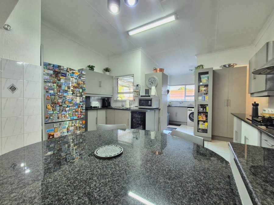 4 Bedroom Property for Sale in Eldoraigne Gauteng