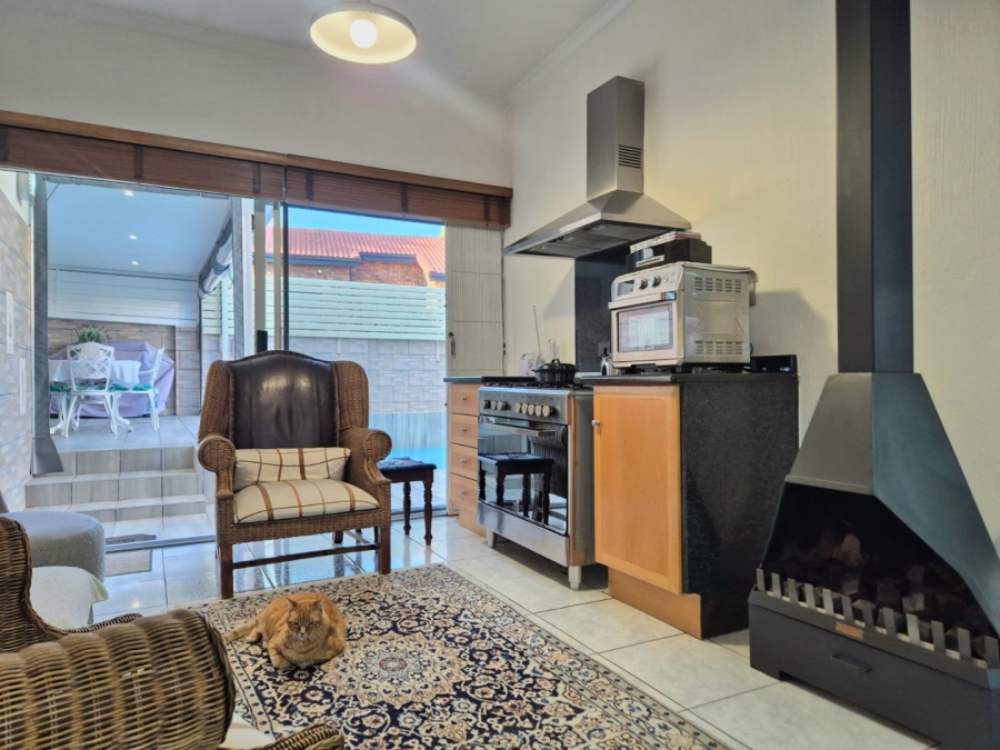 4 Bedroom Property for Sale in Eldoraigne Gauteng