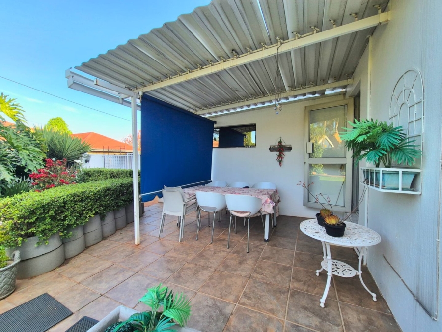4 Bedroom Property for Sale in Eldoraigne Gauteng