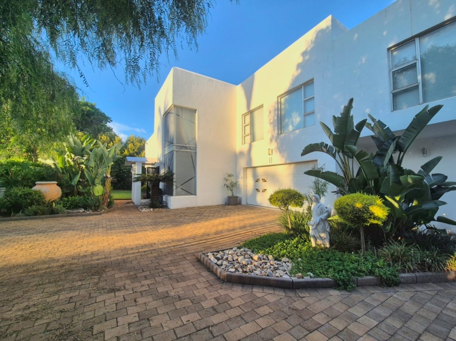 4 Bedroom Property for Sale in Eldoraigne Gauteng