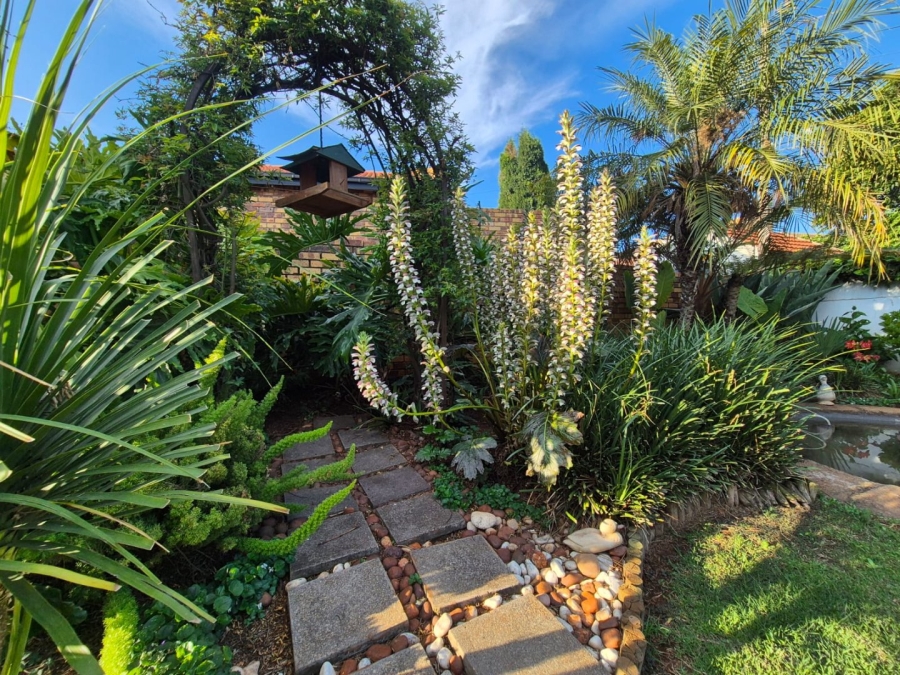 4 Bedroom Property for Sale in Eldoraigne Gauteng