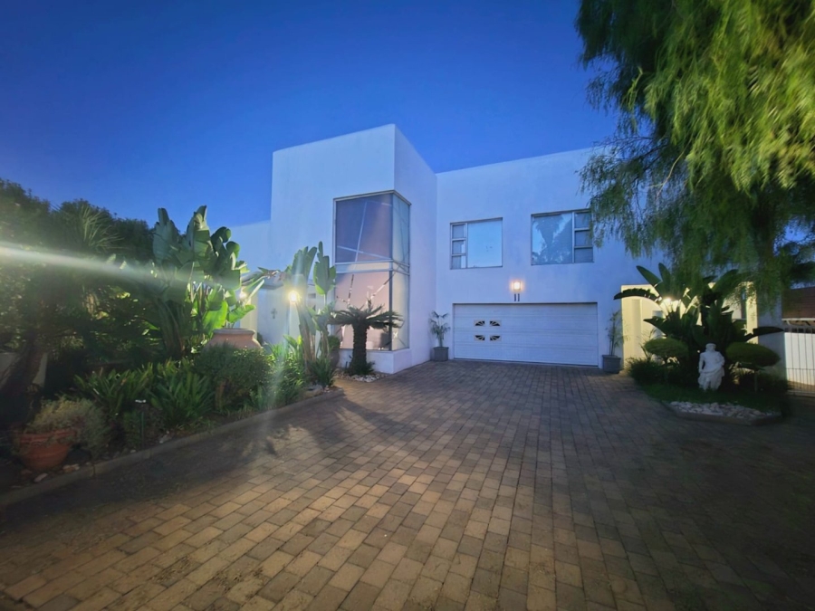 4 Bedroom Property for Sale in Eldoraigne Gauteng