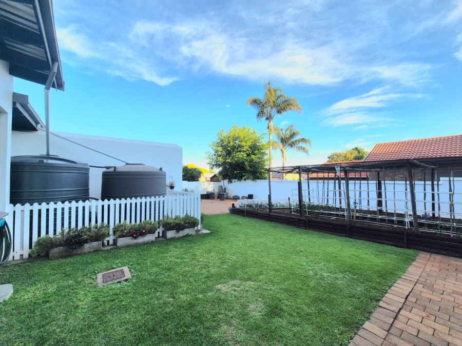 4 Bedroom Property for Sale in Eldoraigne Gauteng